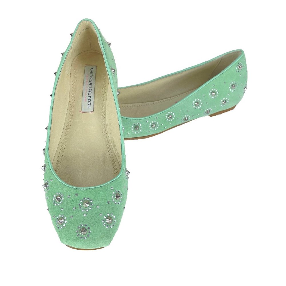 NEW! CHINESE LAUNDRY Kristin Cavallari -  SZ 7.5 flats w/ silver embellishments